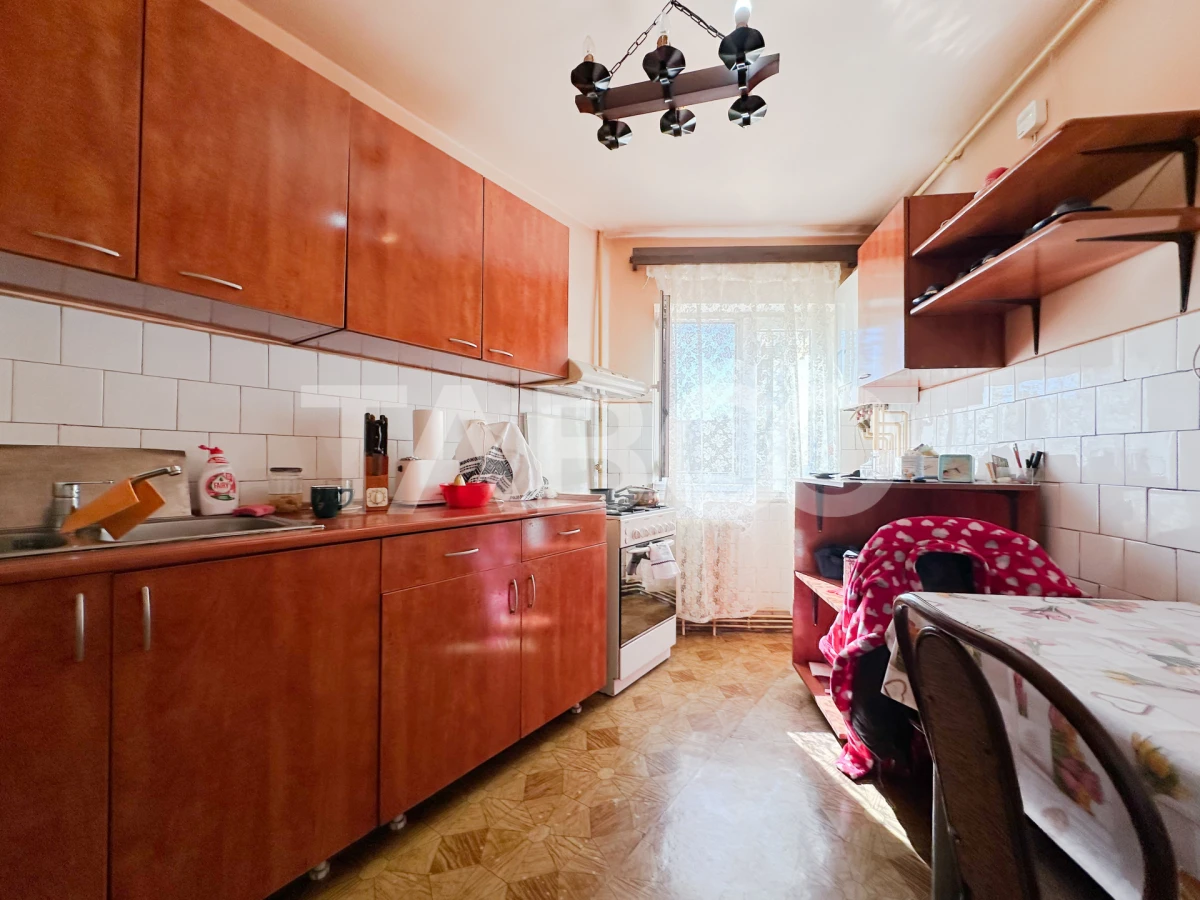 Apartament cu 4 camere si 2 bai de vanzare in zona Primaveii - 5