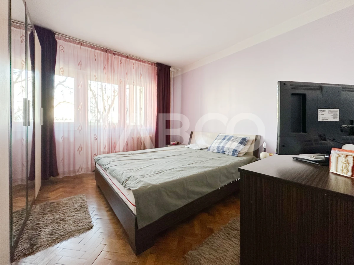 Apartament cu 4 camere si 2 bai de vanzare in zona Primaveii - 3
