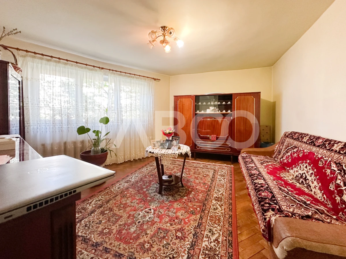 Apartament cu 4 camere si 2 bai de vanzare in zona Primaveii - 1