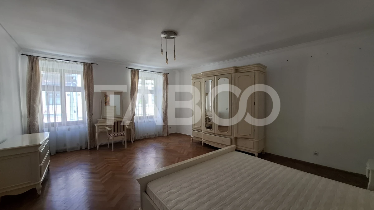Apartament 2 camere de vanzare 70 mp zona Centrul Istoric - 1