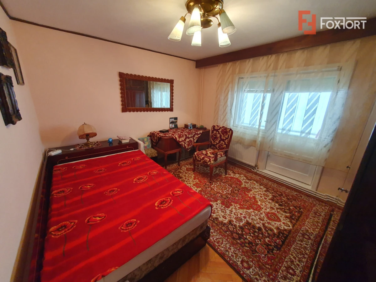 Apartament 3 camere, decomandat, etaj 1, zona Vladeasa - 5