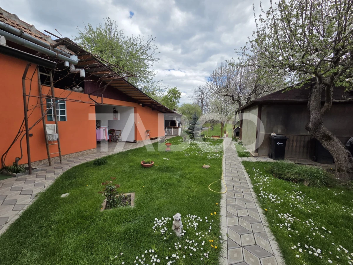 Casa individuala de vanzare 3 camere curte si gradina Beclean - 2