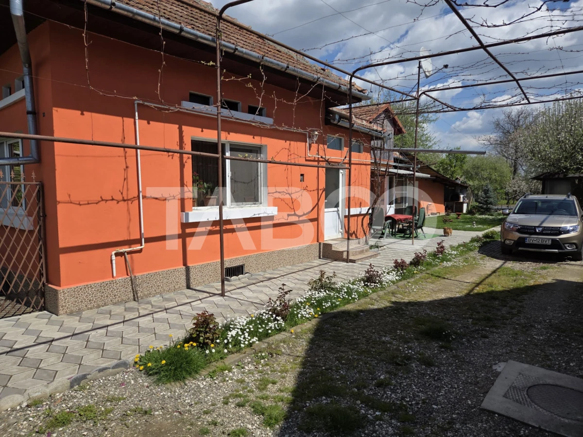 Casa individuala de vanzare 3 camere curte si gradina Beclean - 1