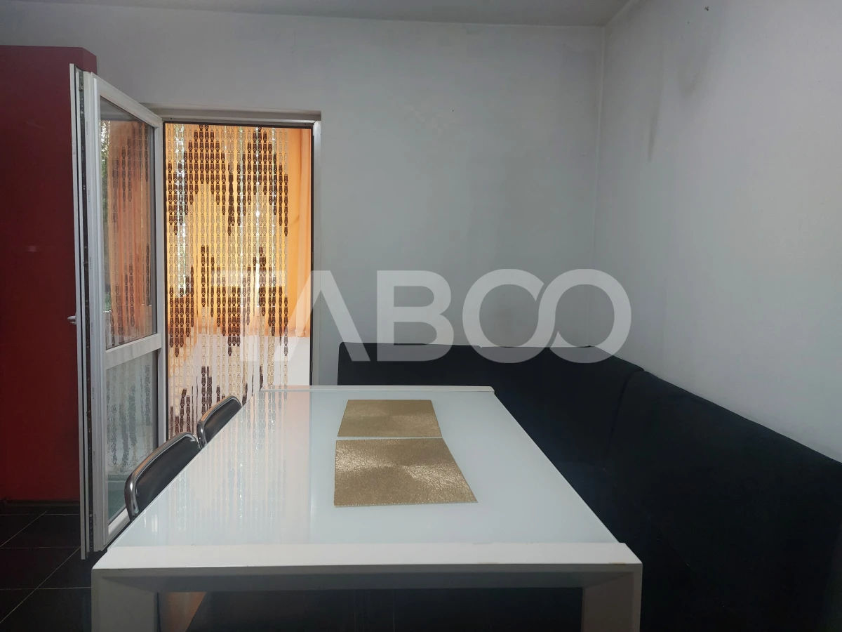 Apartament cu 2 camere decomandate si balcon de inchiriat in Strand - 9