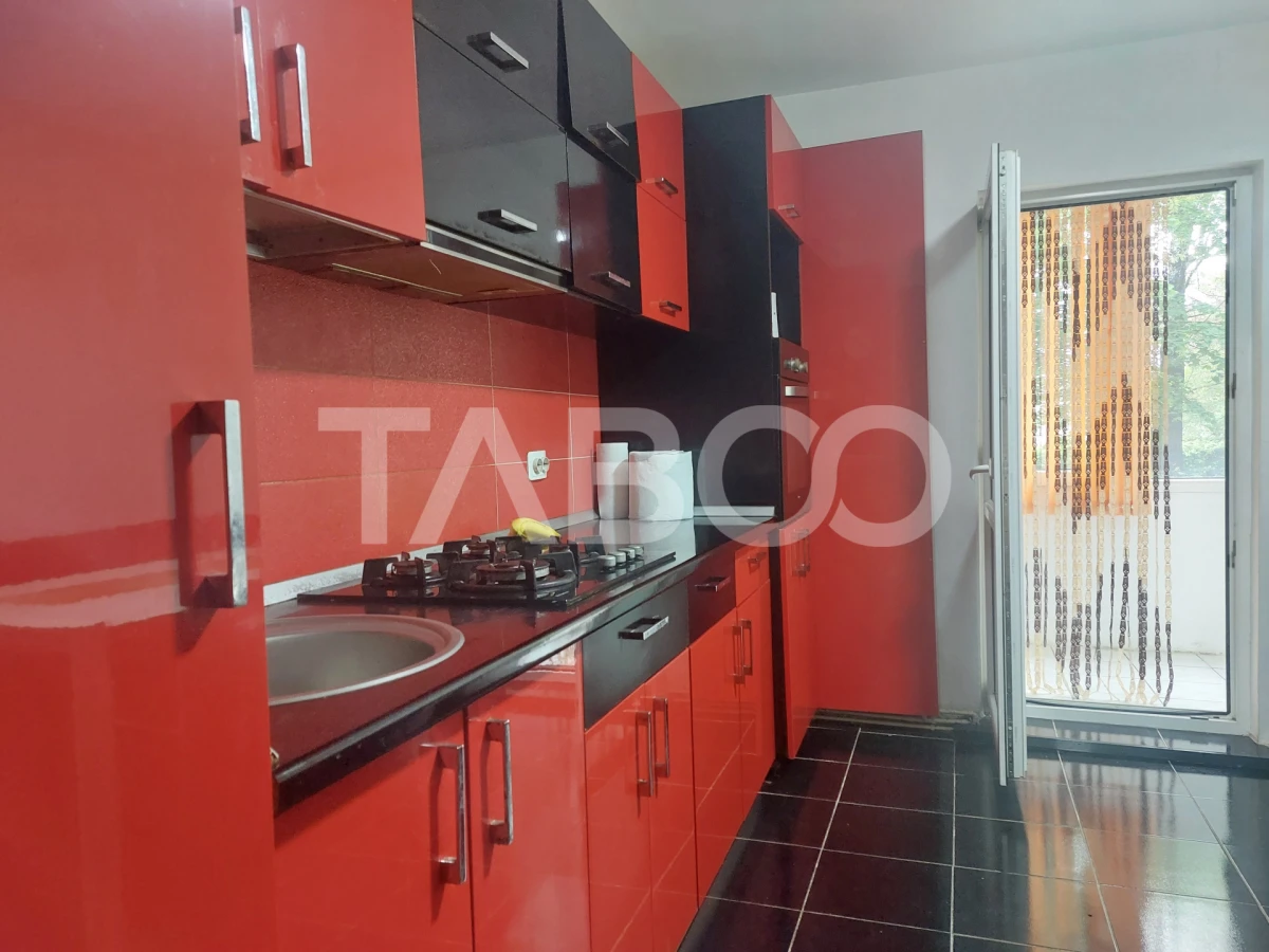 Apartament cu 2 camere decomandate si balcon de inchiriat in Strand - 7