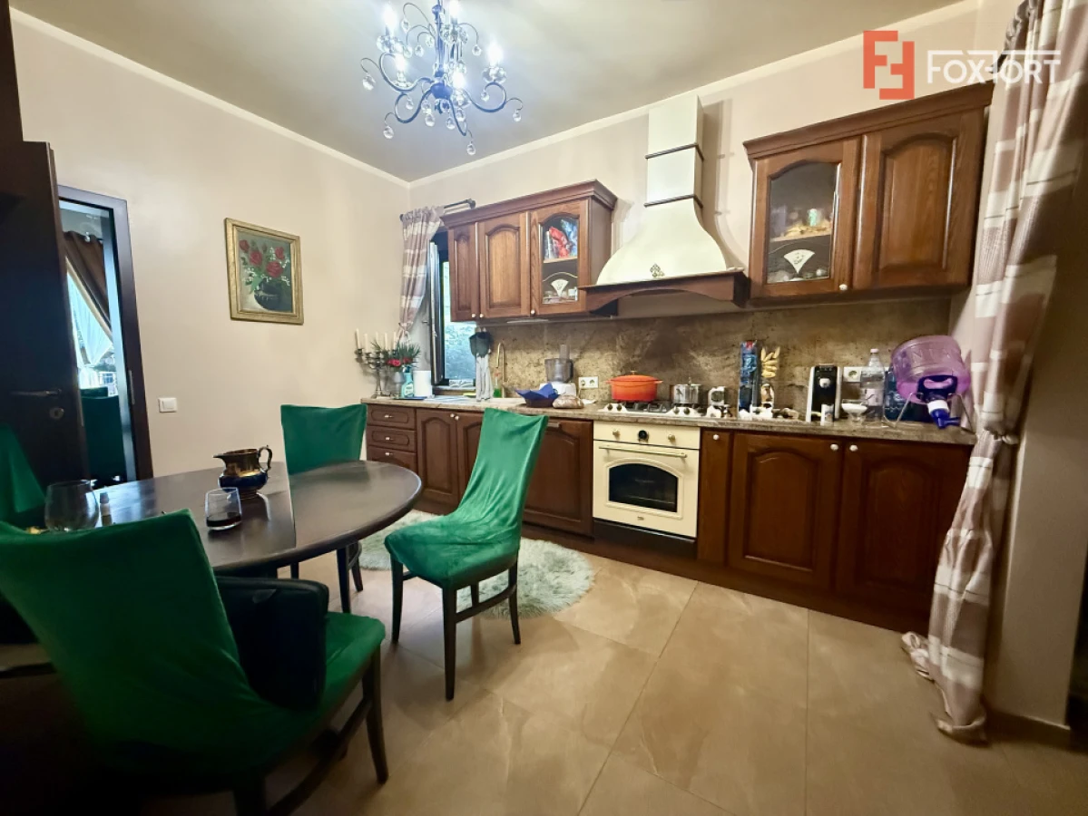 Casa exclusivista cu piscina, la intrare in Dumbravita - 6