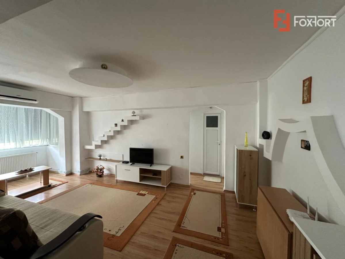 Apartament cu 2 camere de inchiriat, etajul 2 - zona Micalaca - 1