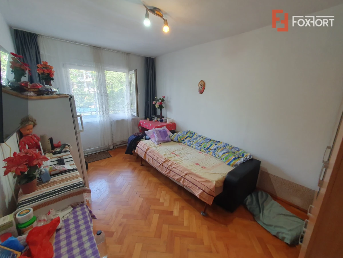 Apartament 4 camere, etaj 1, centrala proprie, zona Dacia - 10