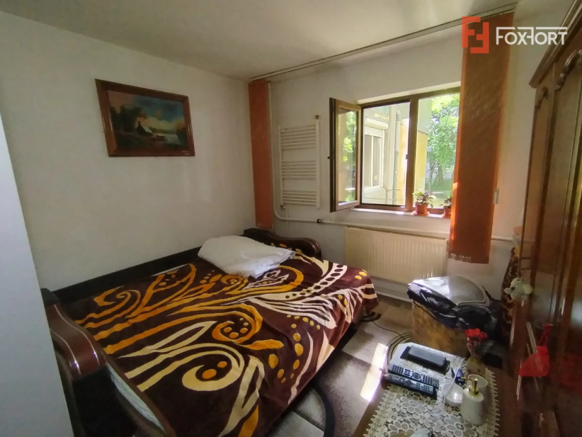 Apartament cu o camera de vanzare in zona Buziasului - 1