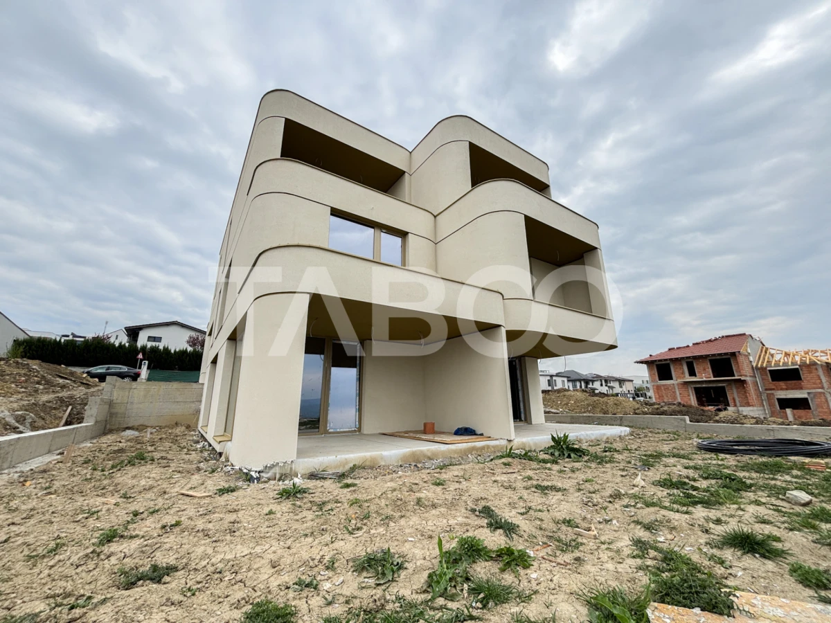 Casa tip duplex constructie premium curte geneorasa si view spre Cluj - 1