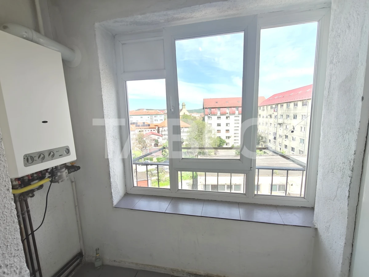 Apartament decomandat 2 camere cu pivnita si balcon - zona Terezian - 1