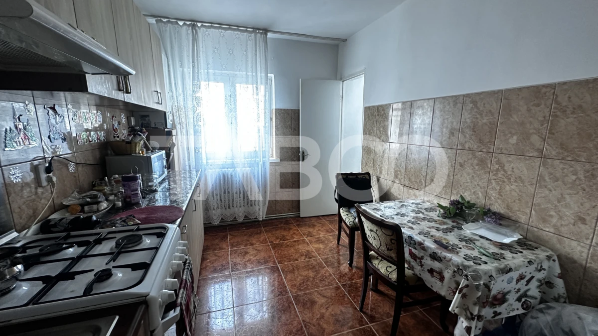 Apartament 2 camere mobilate utilate de inchiriat zona Vasile Aaron - 4