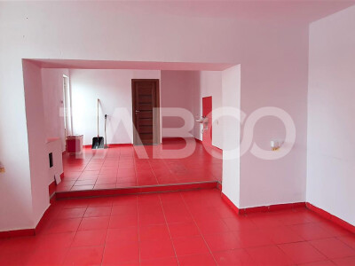 Spatiu comercial 42mpu de vanzare renovat zona Orasul de Jos Sibiu
