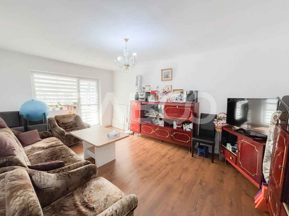 Apartament cu 4 camere de vanzare decomandate cartier Marasti - 1