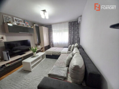 Apartament cu 3 camere de vanzare in zona Lipovei