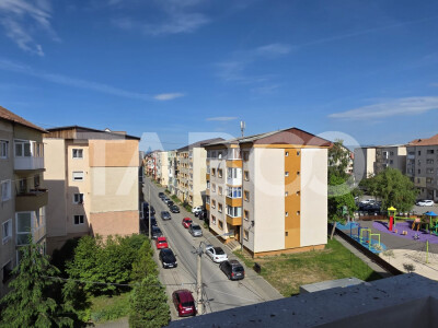Apartament cu 3 camere central ultrafinisat de vanzare in Sebes