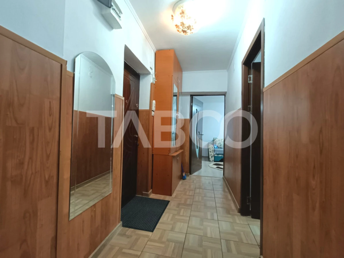 Apartament decomandat cu 2 camere bucatarie separata zona Sub Arini - 10