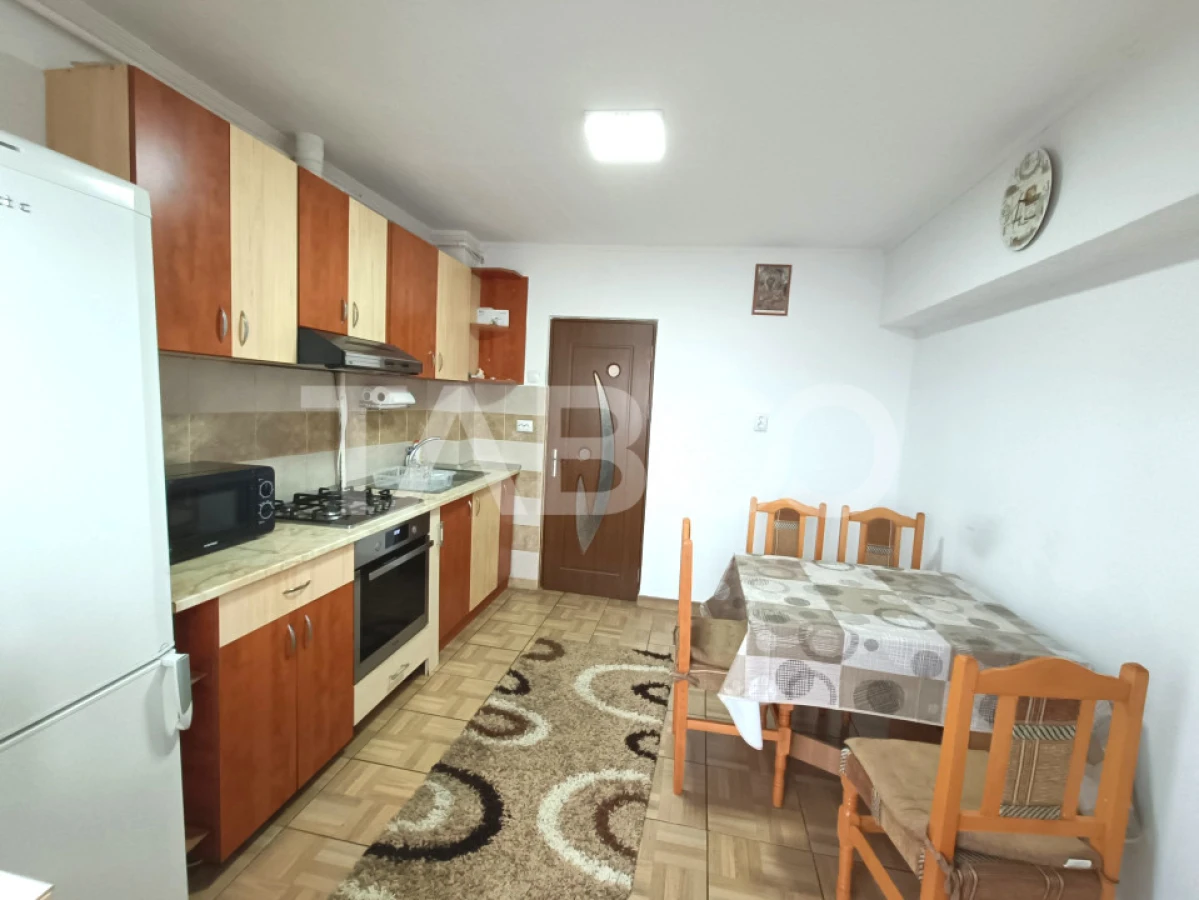 Apartament decomandat cu 2 camere bucatarie separata zona Sub Arini - 6