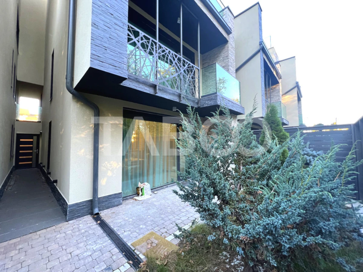 Vila exclusivista de vanzare pe Calea Dumbravii din Sibiu - 1