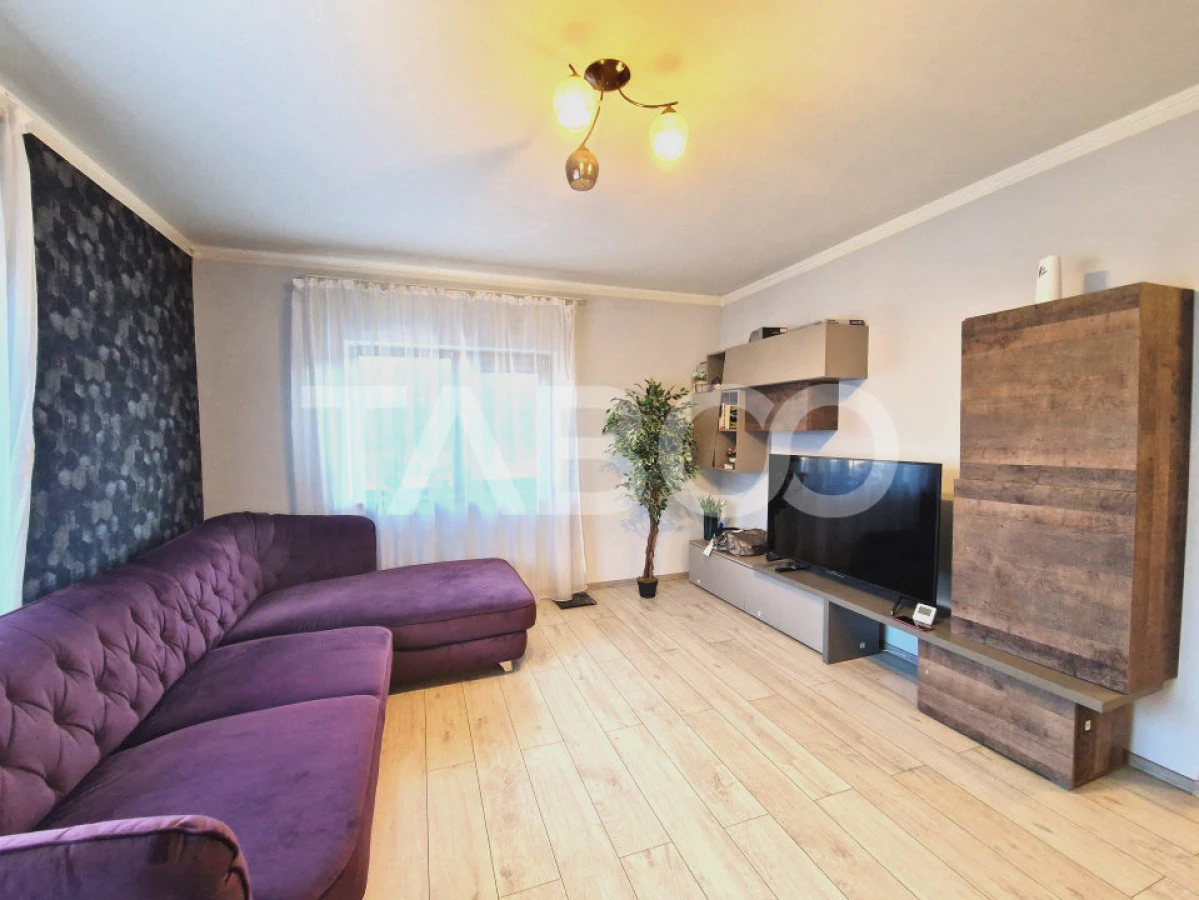 Apartament decomandat 3 camere 66 mp si loc de parcare Cisnadie - 1