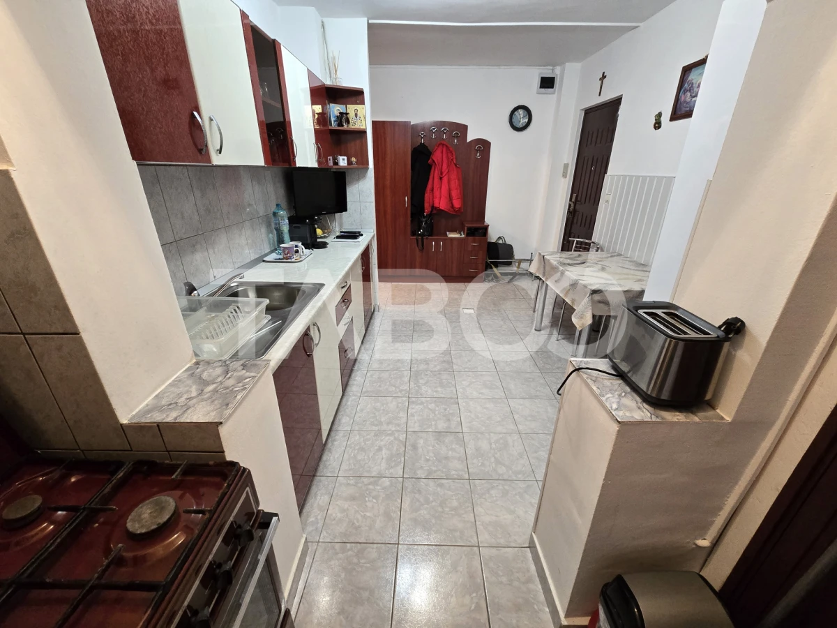 Apartament 2 camere decomandat balcon pivnita Terezian Sibiu - 7