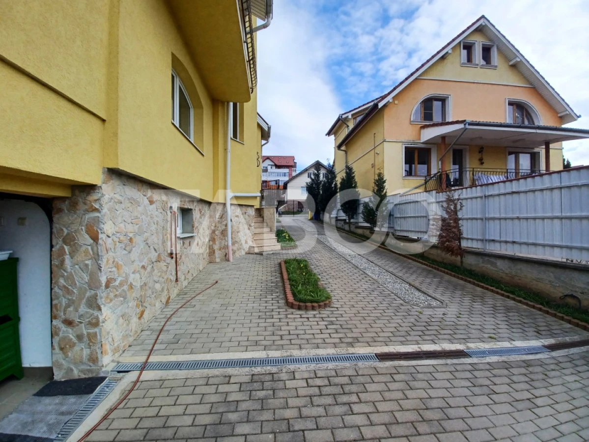 Casa individuala de inchiriat garaj pivnita curte generoasa Strand II - 4