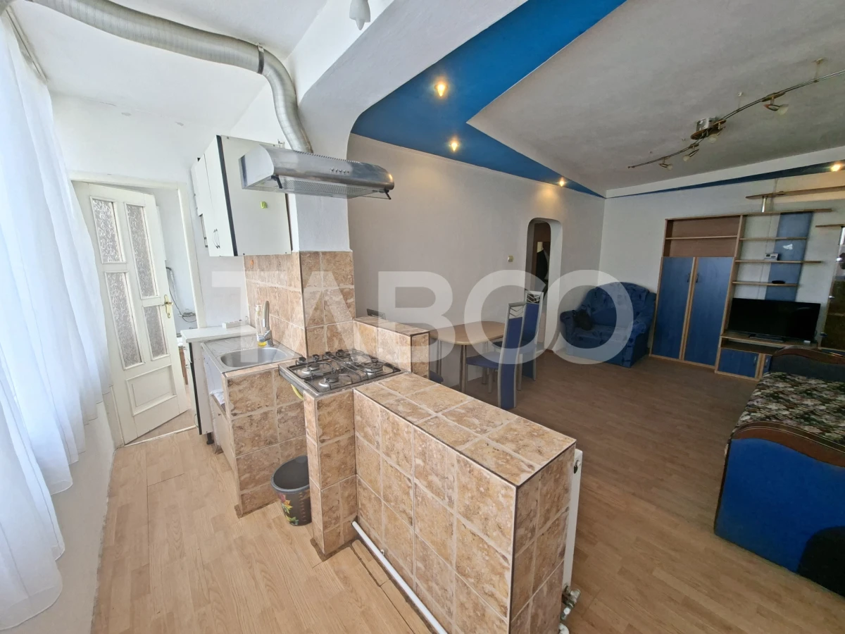 Apartament cu 3 camere si balcon de inchiriat in zona Mihai Viteazul - 4