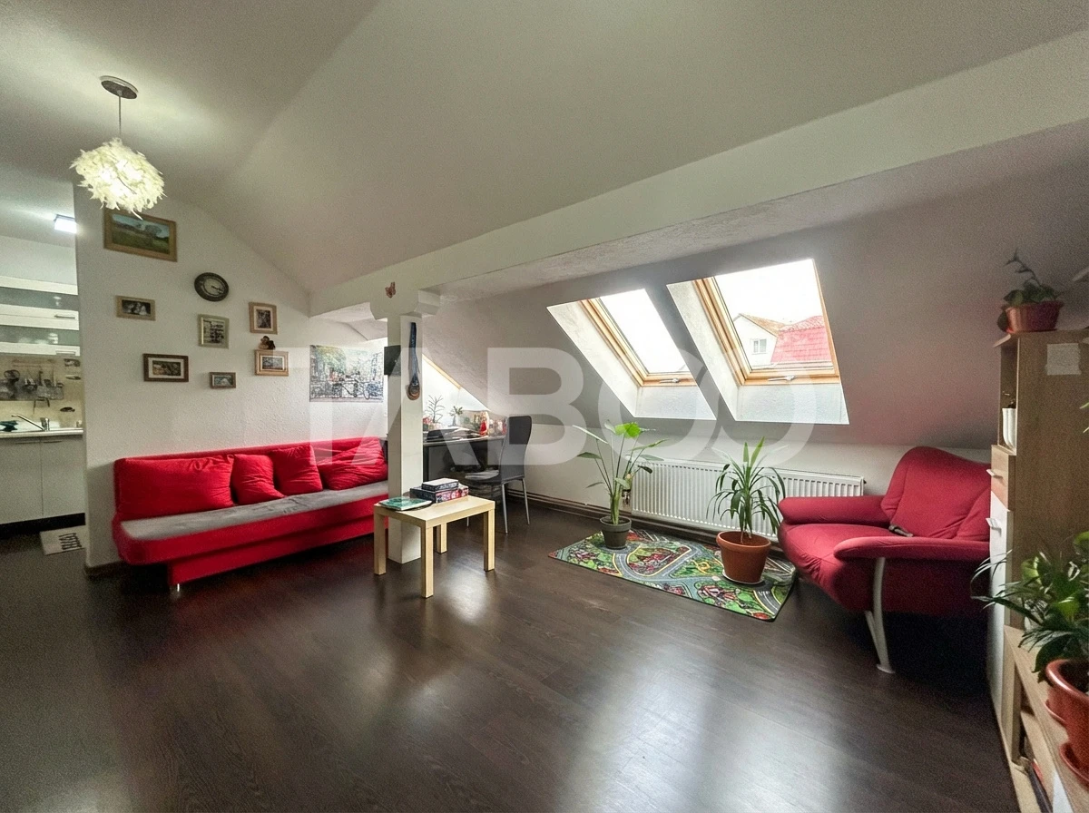 Apartament de vanzare cu 2 camere in bloc cu curte zona Turnisor - 1