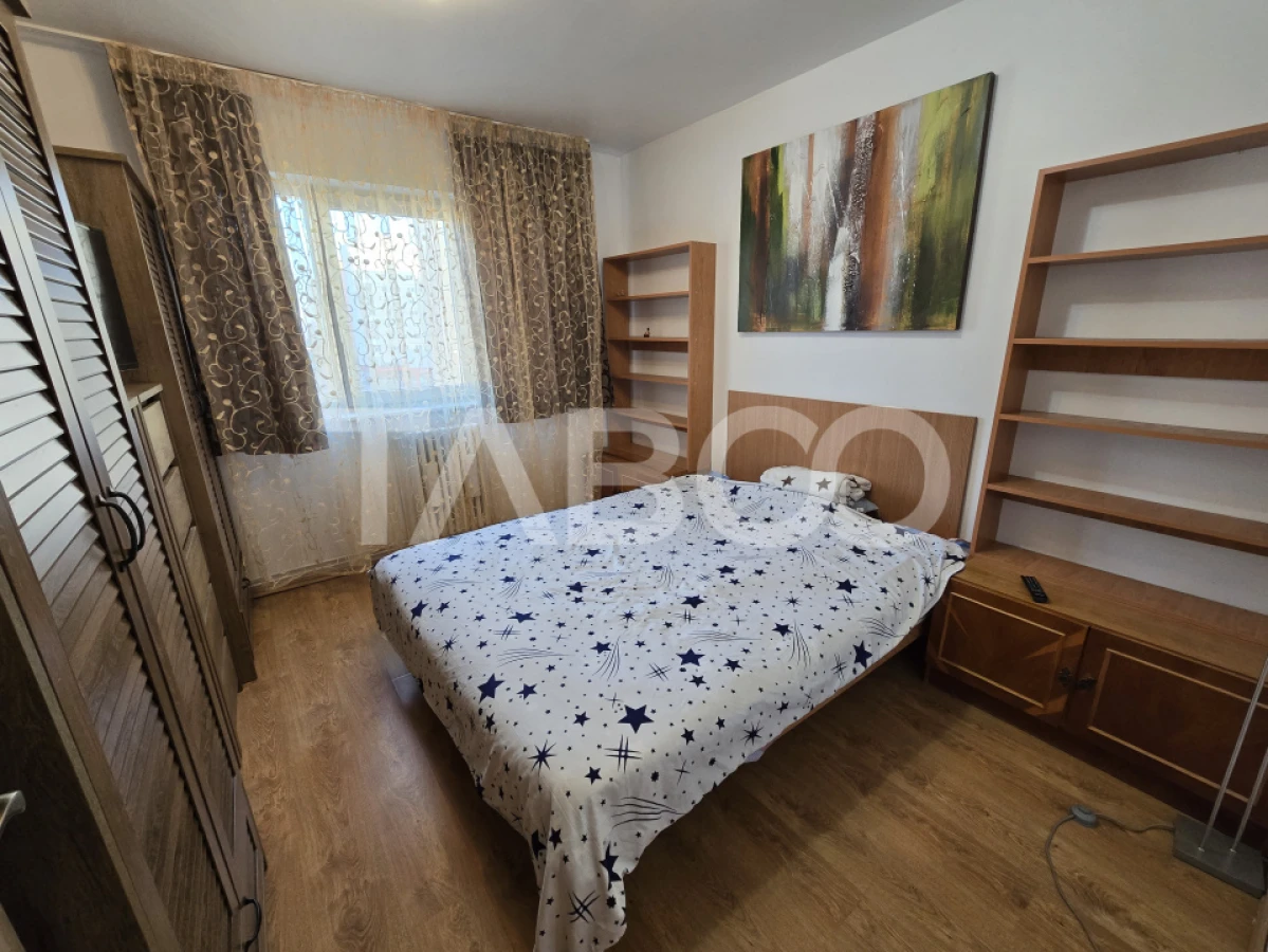 Apartament decomandat 3 camere balcon pivnita lift Vasile Aaron Sibiu - 3