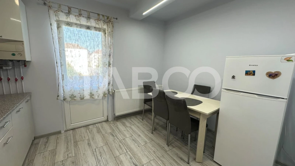 Apartament de inchiriat 2 camere decomandat balcon zona Strand Sibiu - 3
