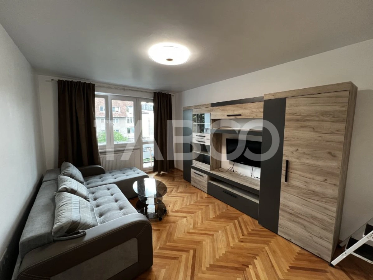 Apartament de inchiriat 3 camere decomandate 62 mp Sibiu Central - 1