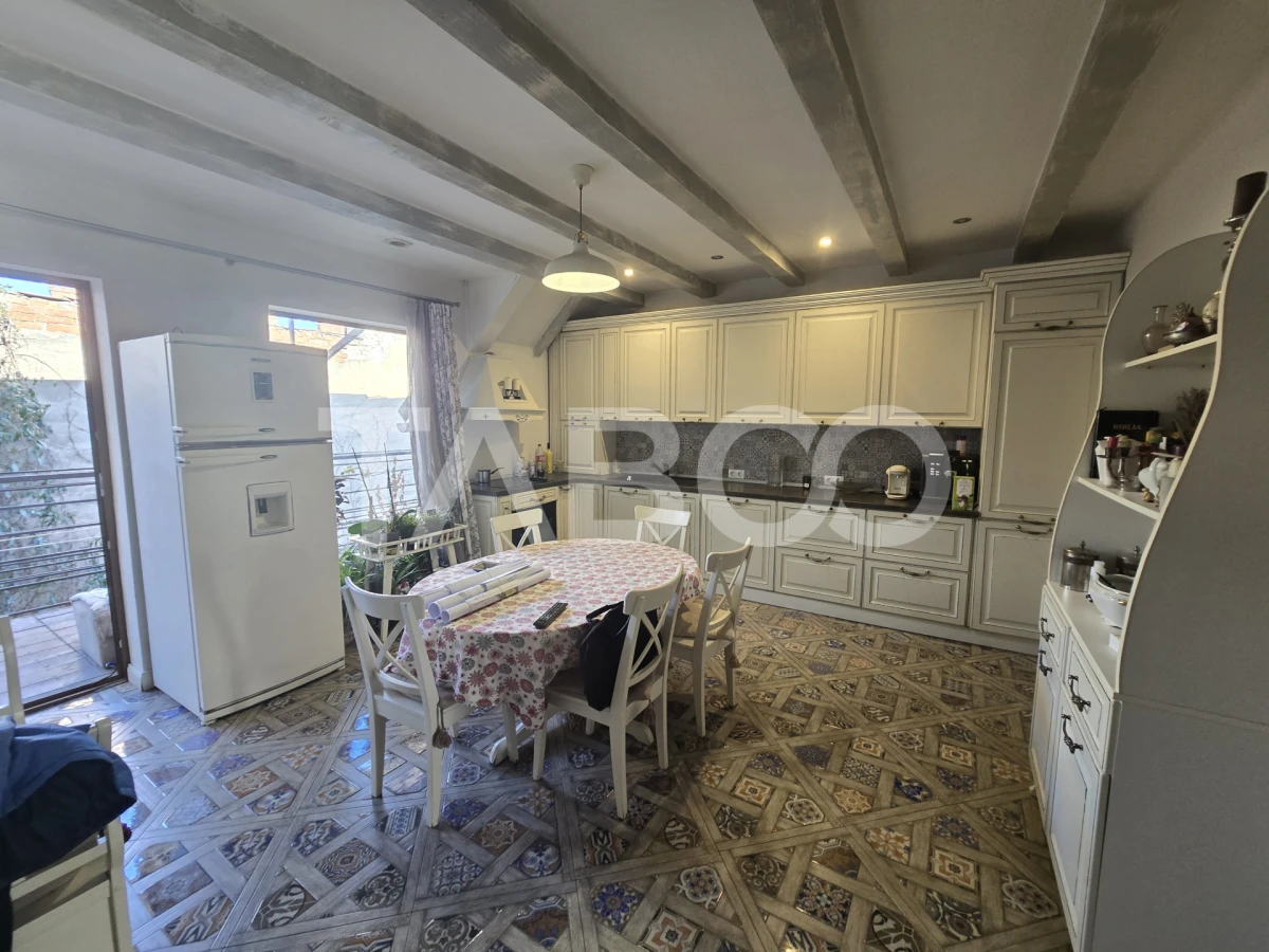 Apartament 4 camere 120mpu cu terasa de 12mp in zona Centrala Sibiu - 1