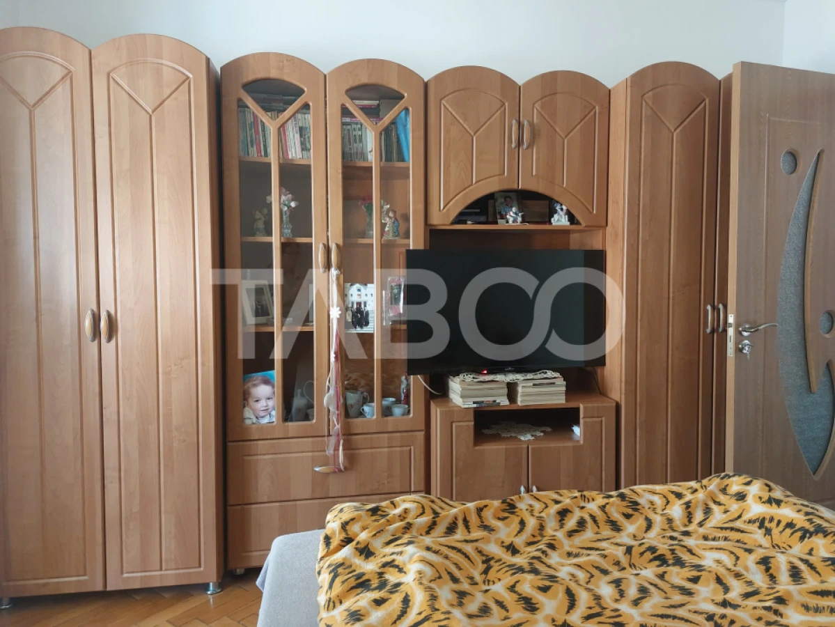Apartament 55 mp 3 camere etaj 3 balcon pivnita Piata Noua Cisnadie - 4