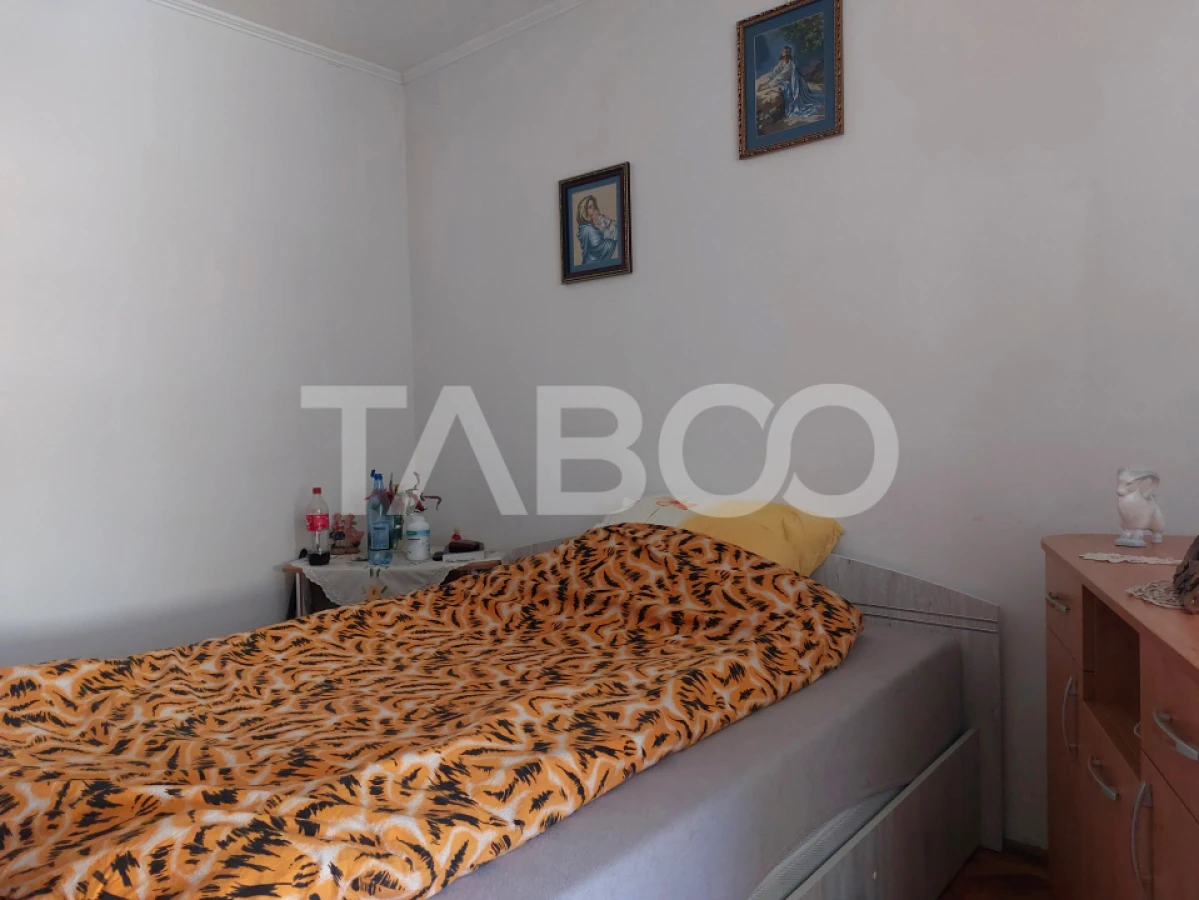 Apartament 55 mp 3 camere etaj 3 balcon pivnita Piata Noua Cisnadie - 3