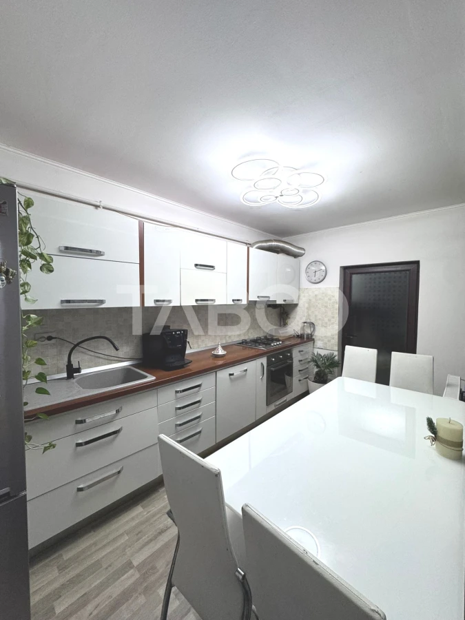 Apartament spatios 2 camere si cu terasa loc parcare cu CF in Selimbar - 4