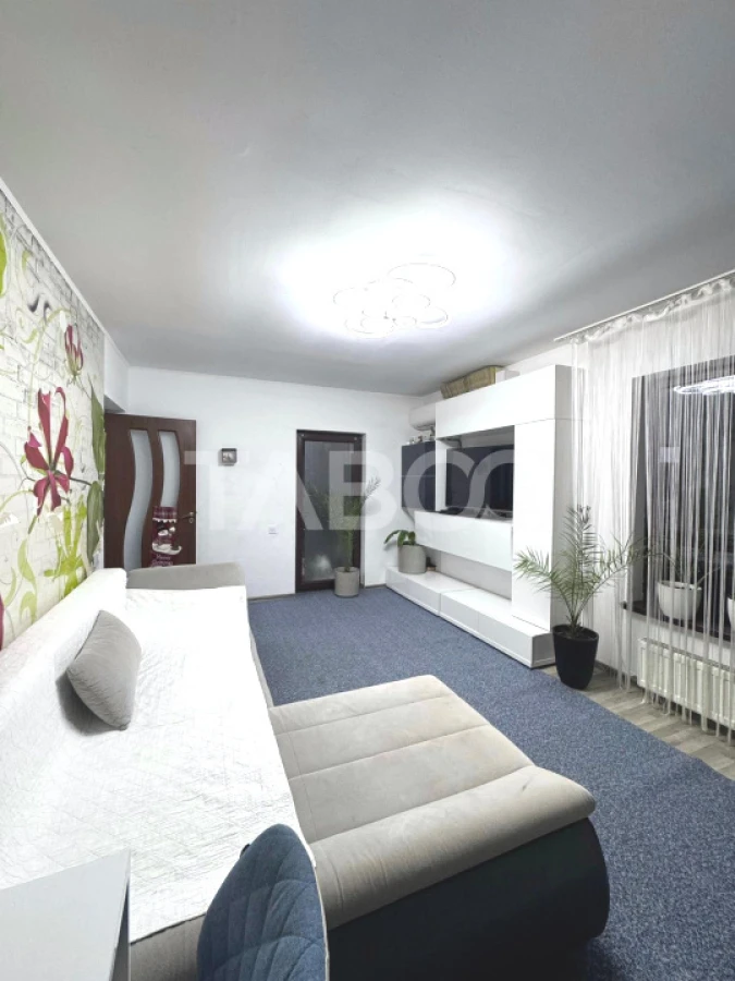 Apartament spatios 2 camere si cu terasa loc parcare cu CF in Selimbar - 1