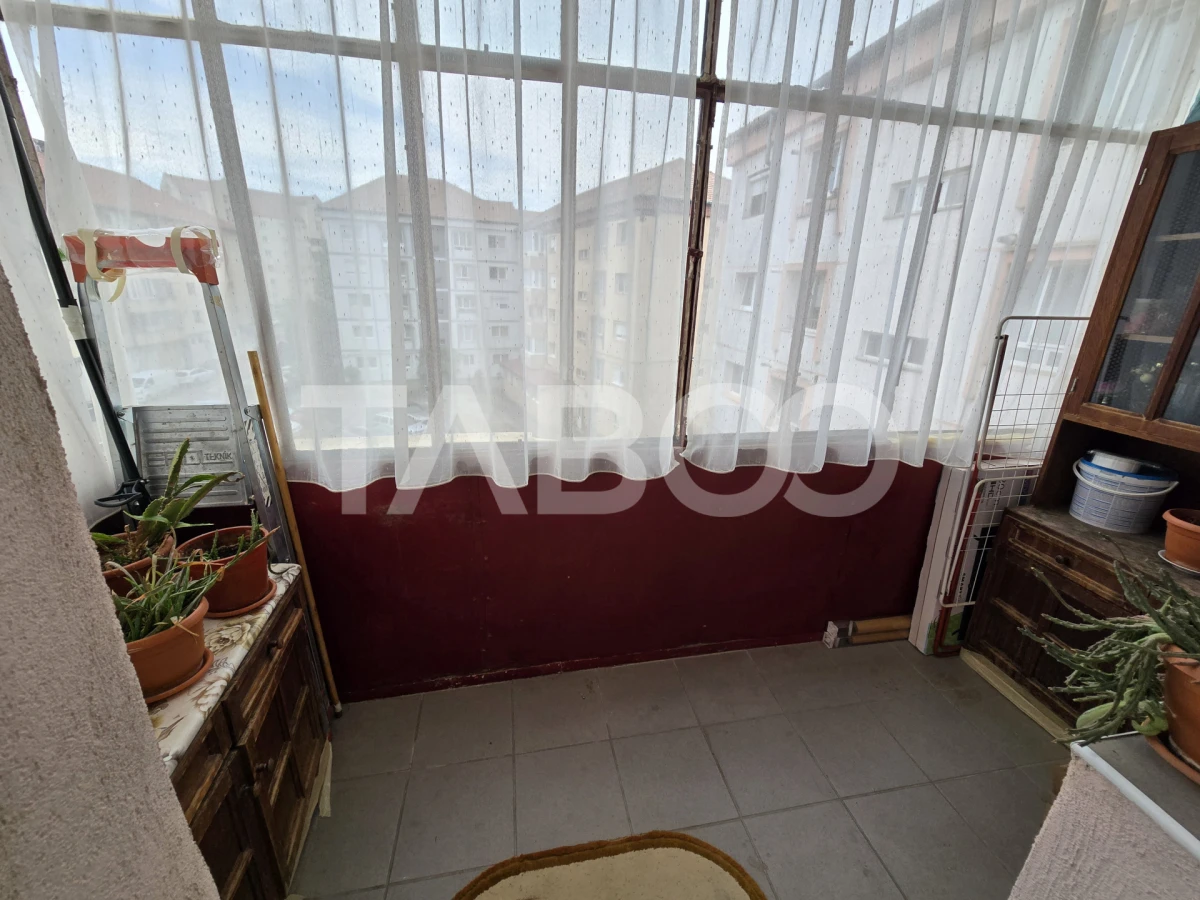 Apartament 3 camere decomandat 2 balcoane etaj 3 Central Sibiu - 8