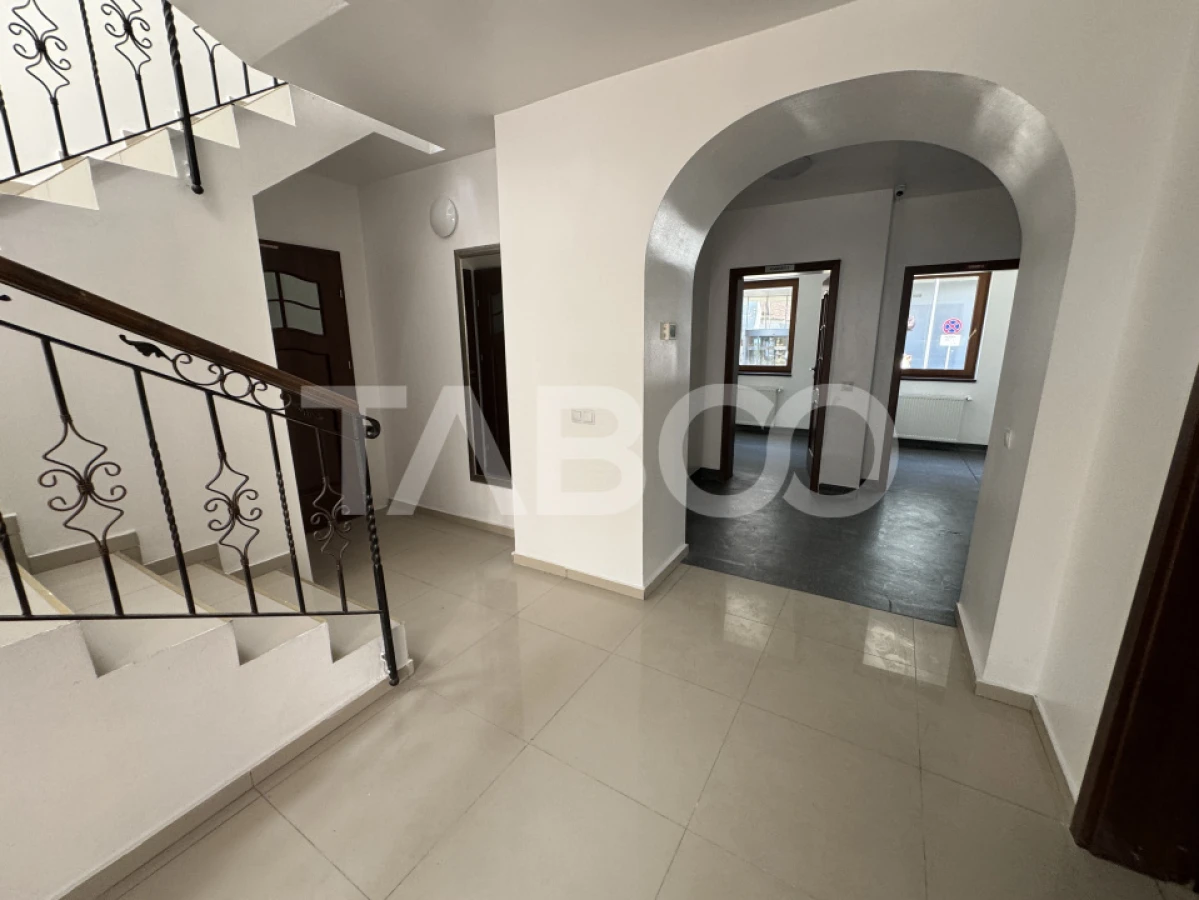 Casa individuala pretabila comercial / birouri 7 camere Central Sibiu - 2