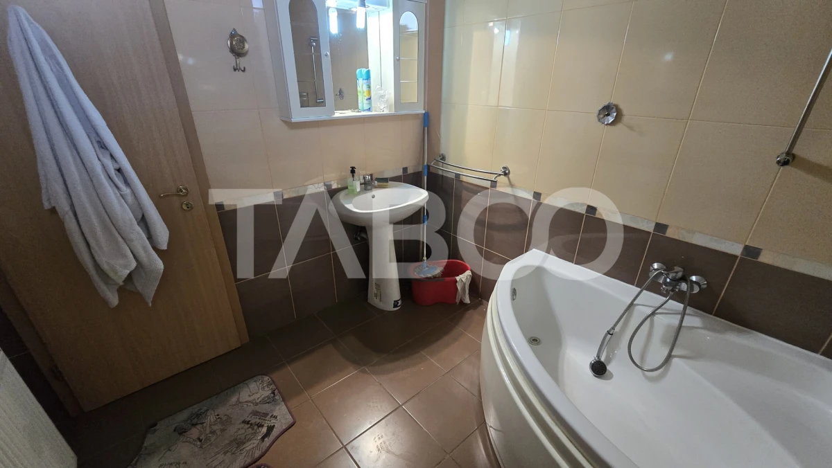 EXCLUSIVITATE - Apartament cu 4 camere de vanzare parcare Strada Noua - 8