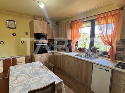 Casa 3 camere decomandate 90mp utili +teren 151 mp in Sura Mare