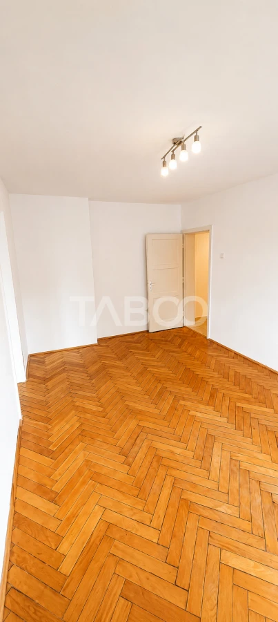 Apartament 2 camere etaj intermediar cu balcon zona Horea Centru - 5