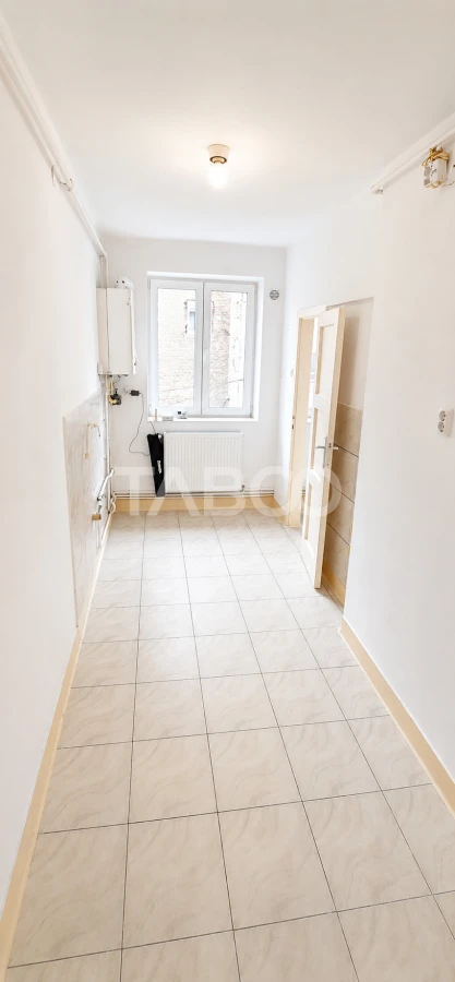 Apartament 2 camere etaj intermediar cu balcon zona Horea Centru - 3