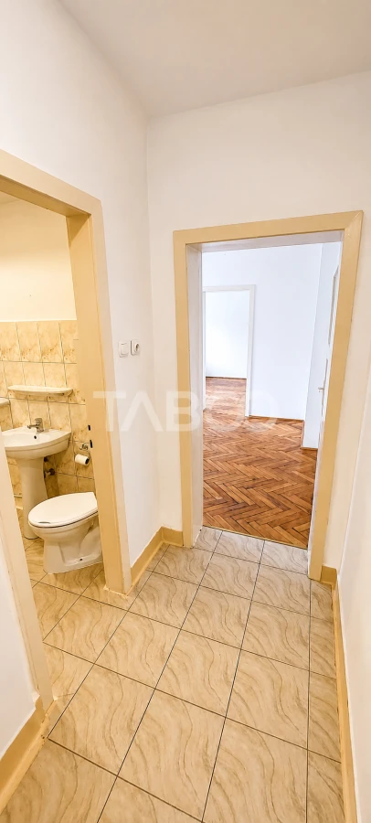 Apartament 2 camere etaj intermediar cu balcon zona Horea Centru - 1