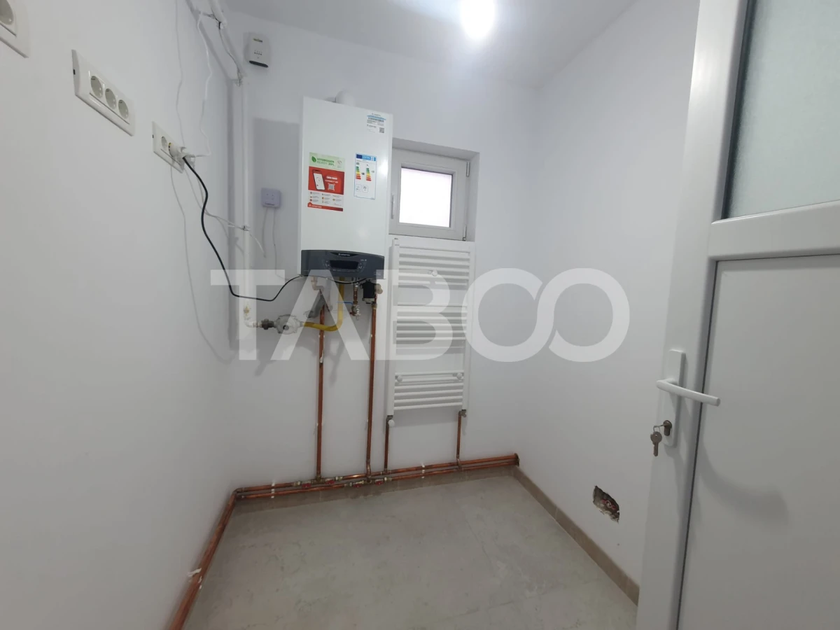 Spatiu comercial la prima inchiriere 105 mp 3 cai de acces DN + curte - 4