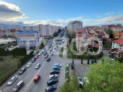 Apartament 3 camere 2 balcoane etaj intermediar Mihai Viteazul