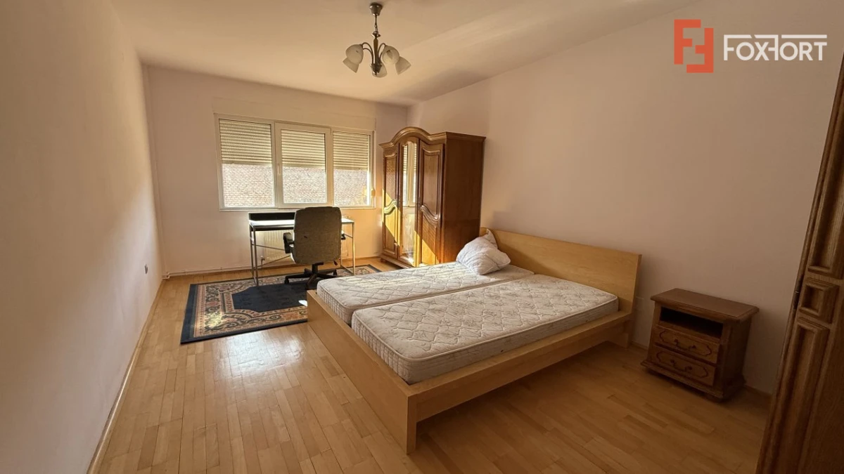 Apartament cu 4 camere, de inchiriat, in Centrul orasului - 2