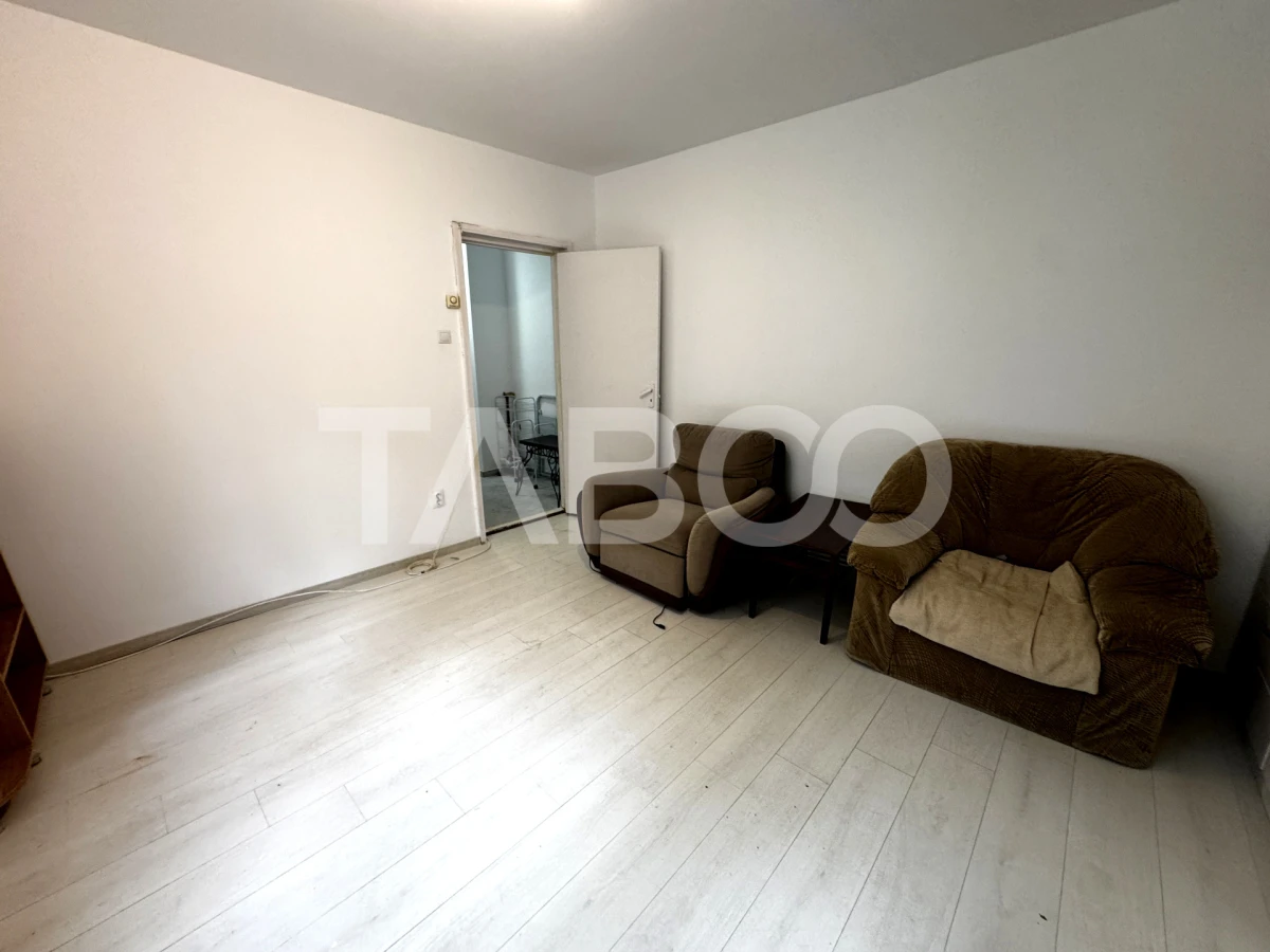 Apartament de vanzare cu 2 camere renovat zona Mihai Viteazul Sibiu - 2