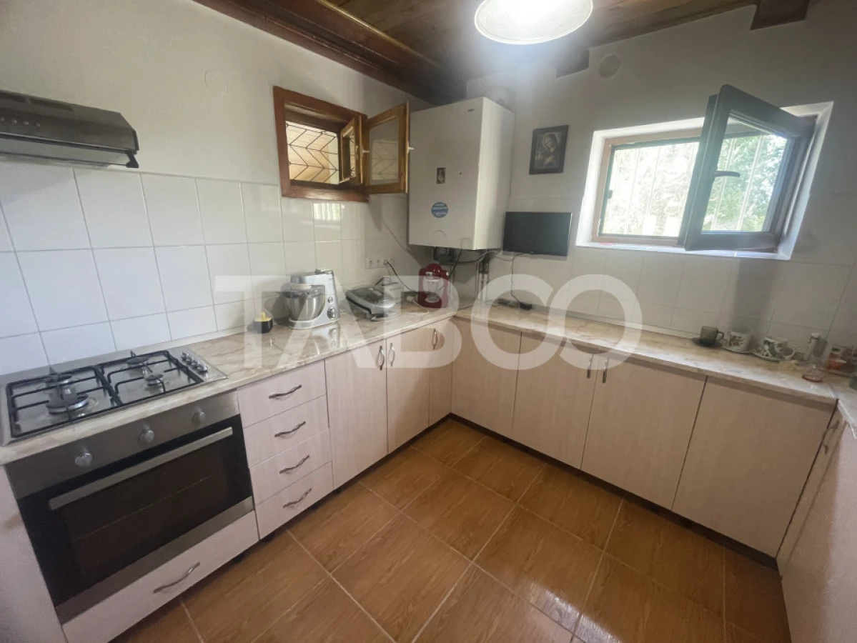 Casa individuala zona de munte cu 6 camere si teren 1030 mp Vale Sibiu - 10