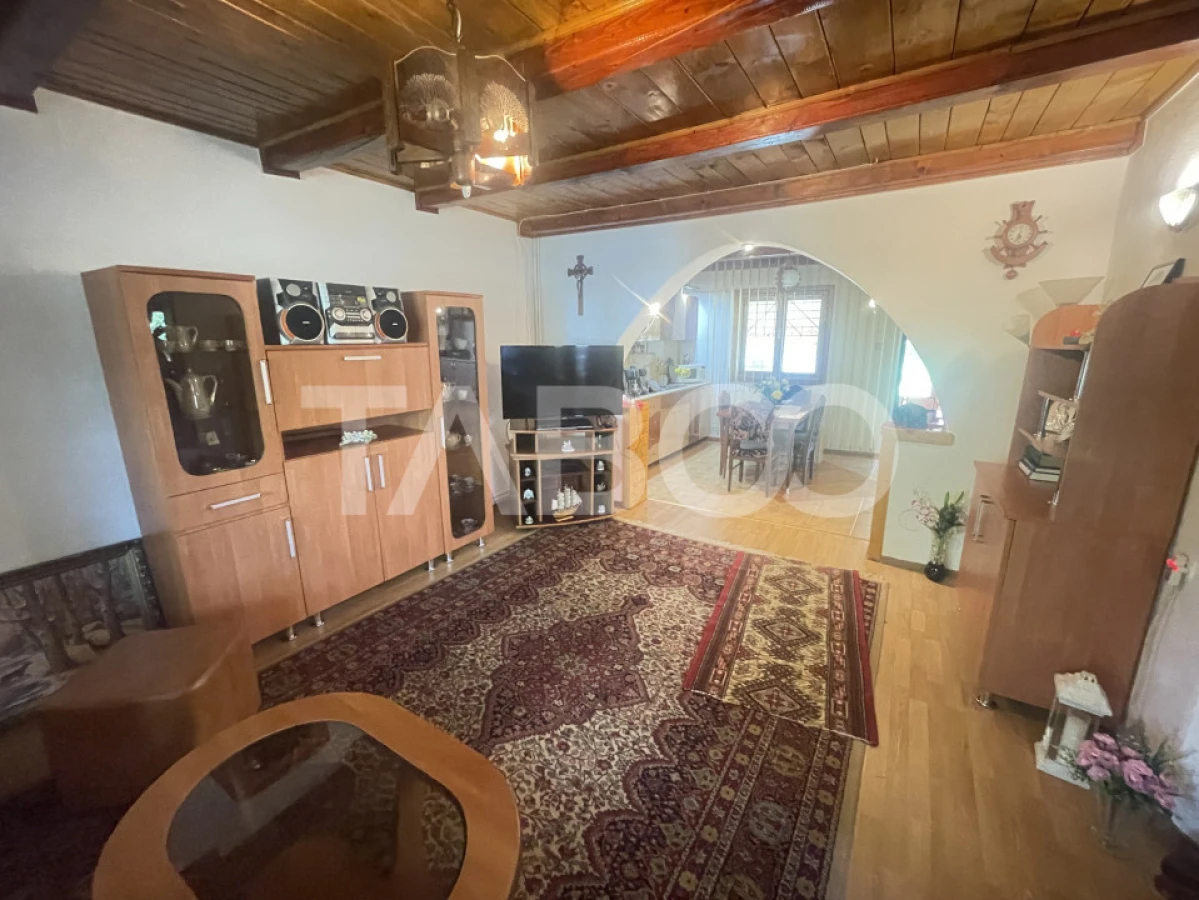 Casa individuala zona de munte cu 6 camere si teren 1030 mp Vale Sibiu - 8