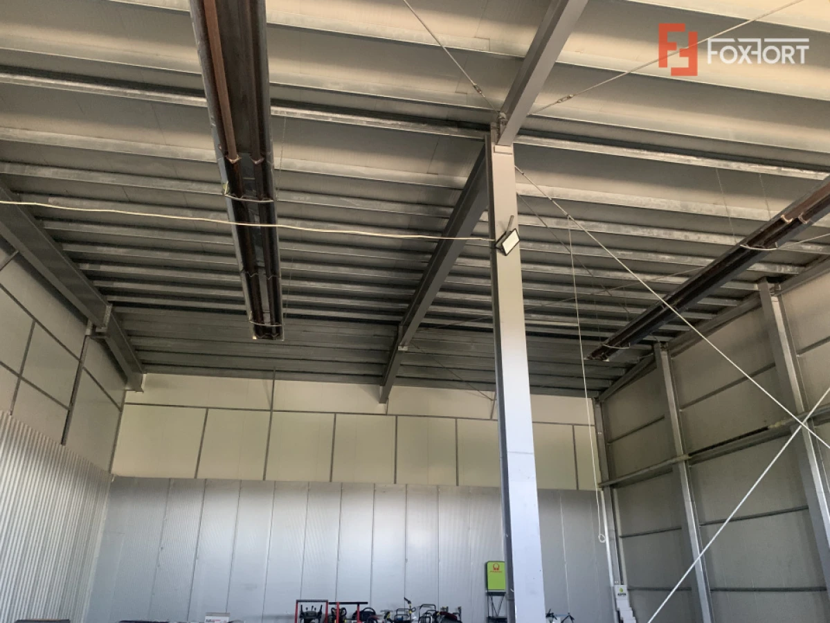 Hala industriala 380 mp + 40 mp de birou, zona - Calea Sagului - 7